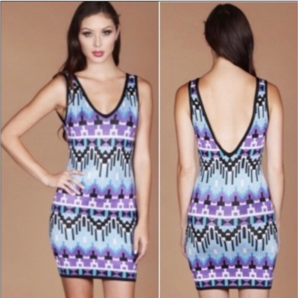 Blue & purple geometric print V-neck dress. Size: L. perfect condition